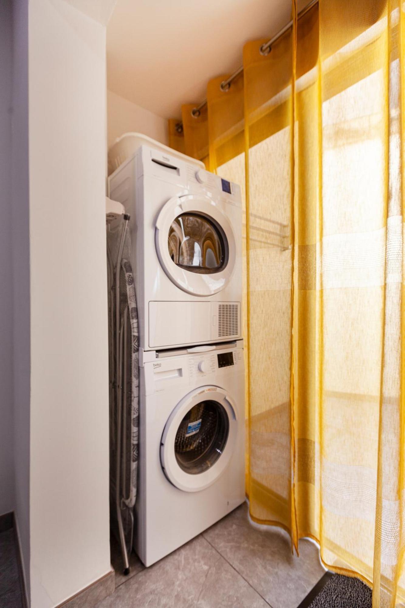 Modern & Lovely Studio - Prime Location Saint Julian's ภายนอก รูปภาพ