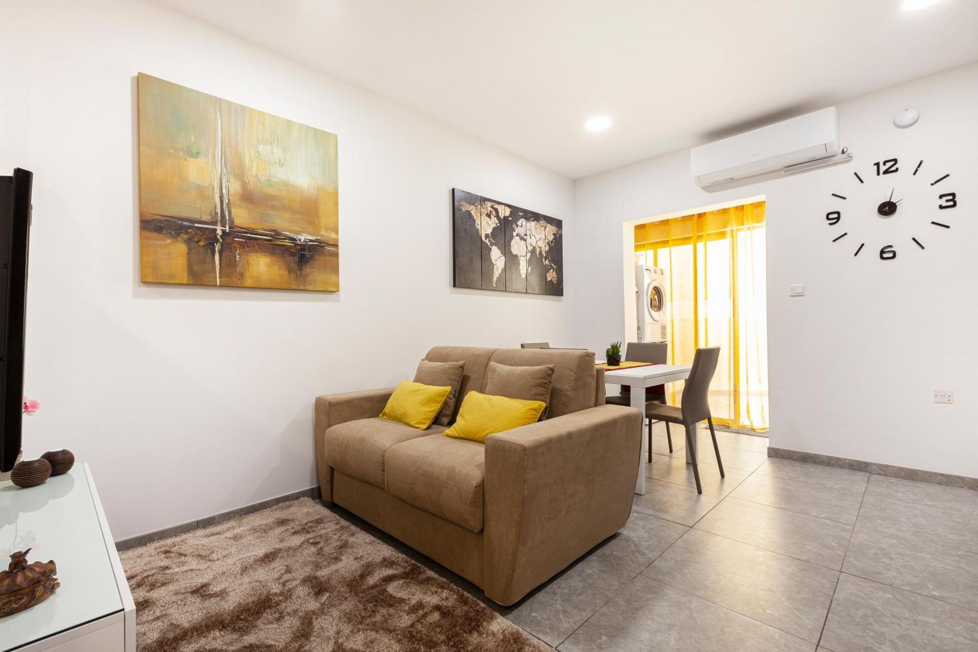 Modern & Lovely Studio - Prime Location Saint Julian's ภายนอก รูปภาพ